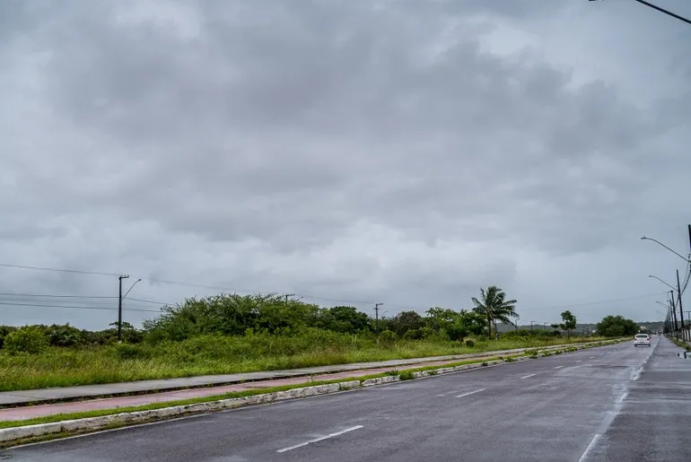 INMET alerta para ventos de até 60 km/h em Aracaju até este sábado (18)